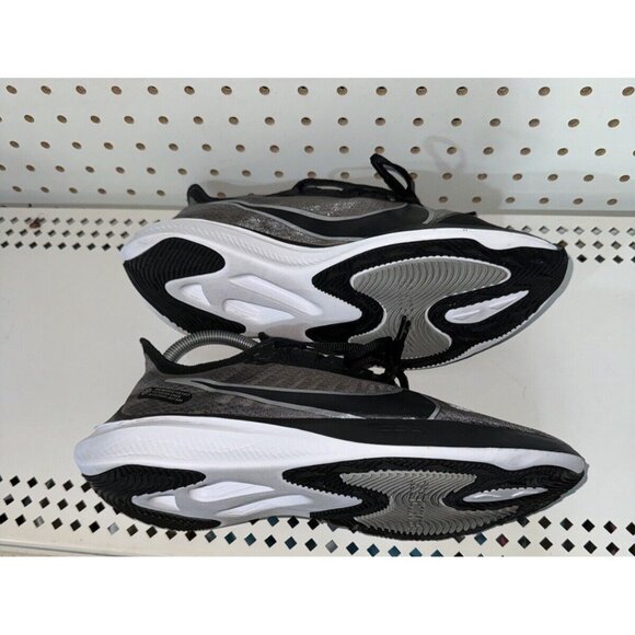 Nike Zoom Gravity Womens Athletic Running Shoes Size 10 Black Gray BQ3203-002 - Picture 5 of 8
